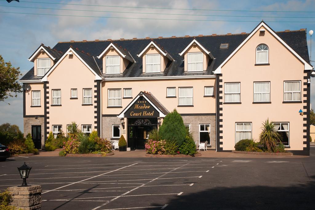 Meadow Court Hotel Loughrea Eksteriør billede