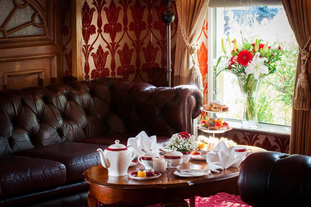 Meadow Court Hotel Loughrea Eksteriør billede