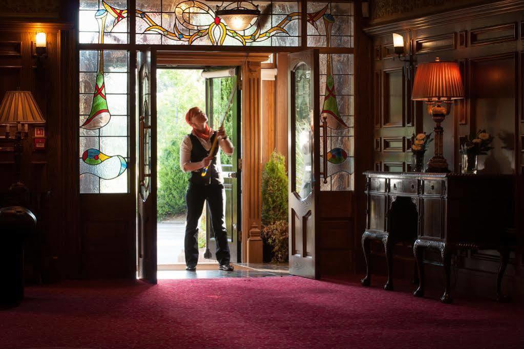 Meadow Court Hotel Loughrea Eksteriør billede