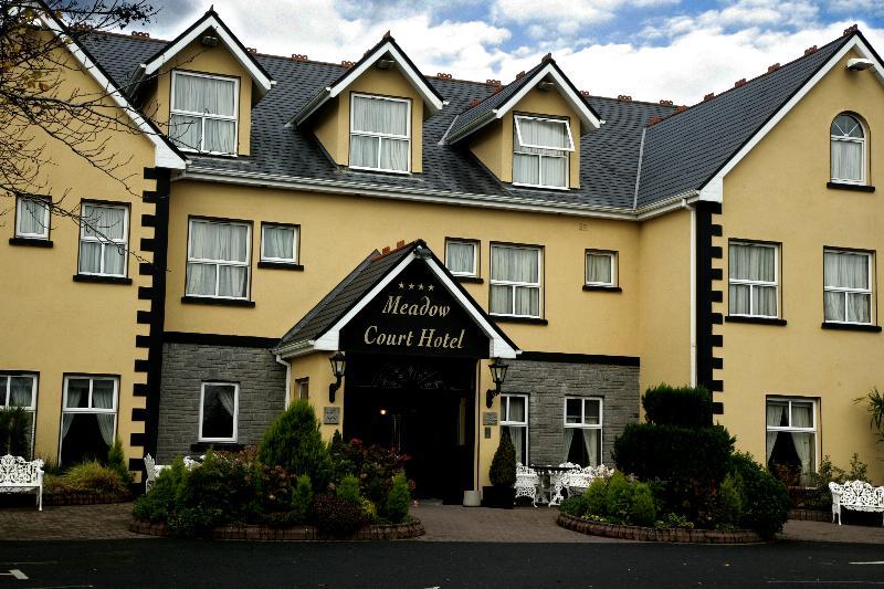 Meadow Court Hotel Loughrea Eksteriør billede