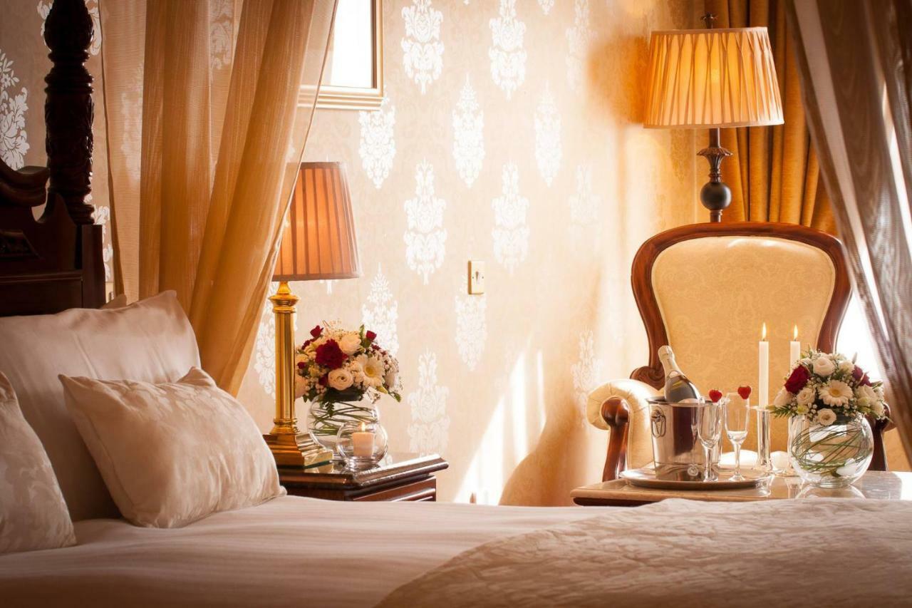Meadow Court Hotel Loughrea Eksteriør billede